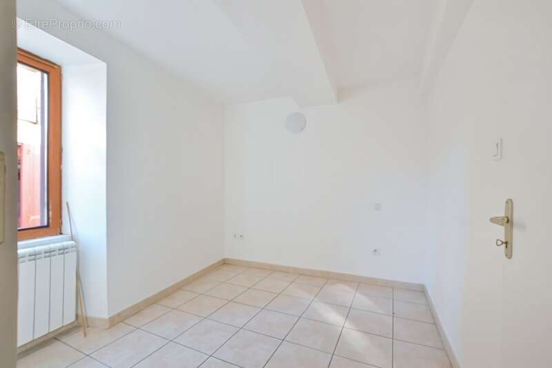 Maison à SAINT-NAZAIRE-DE-LADAREZ