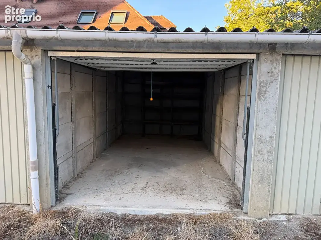 Photo Parking à Bourges au prix de 11 000€