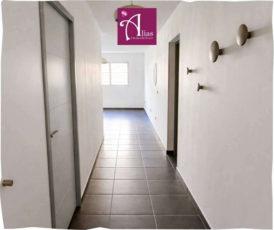 Appartement à LE MOULE