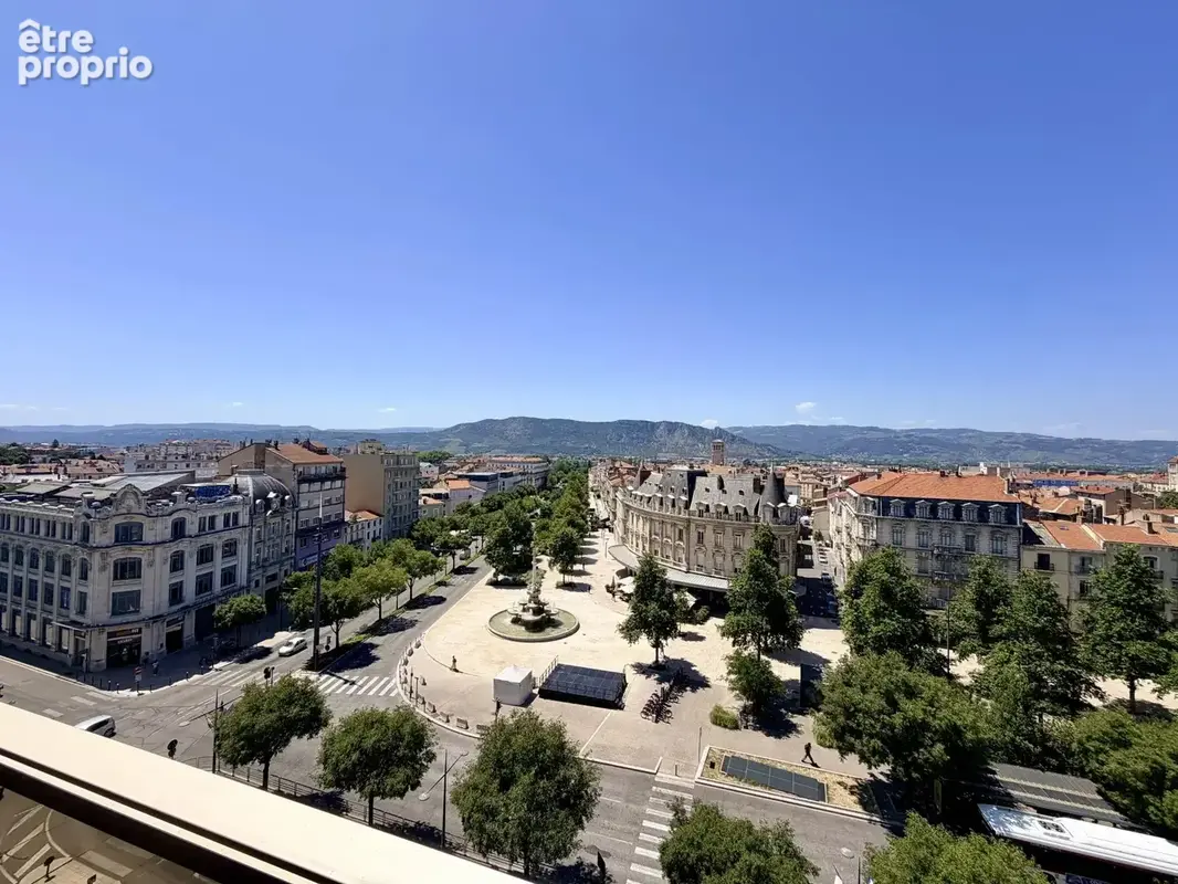 Valence centre — t3 de 91 m² — étage élevé — vue dégagée — 2 terrasses — parking - photo 3