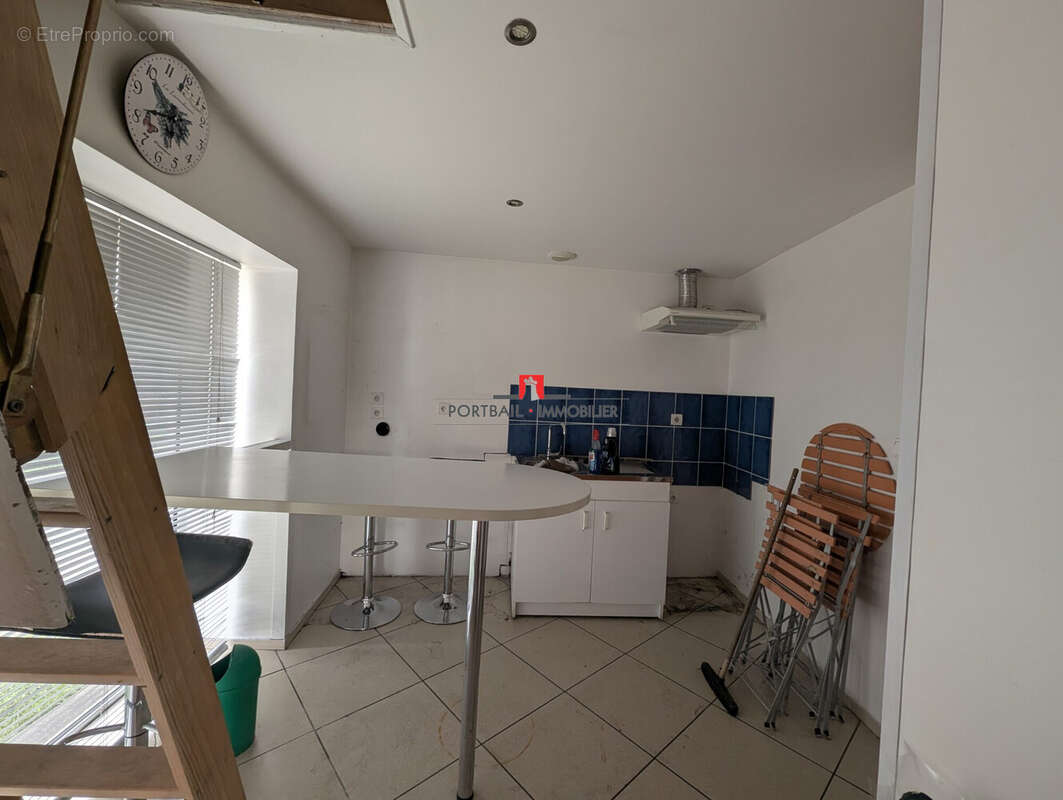 Commerce à ETAULIERS