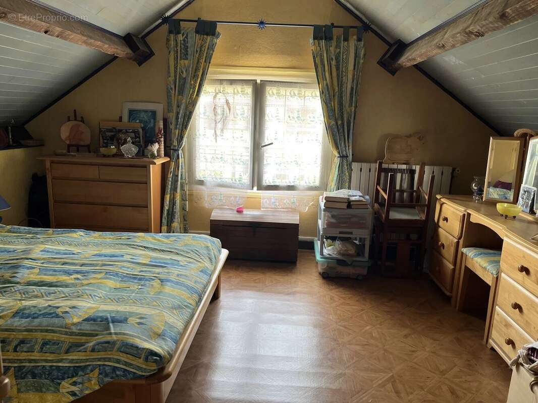 Maison à LES CLAYES-SOUS-BOIS