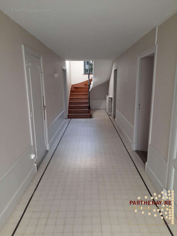 Maison 220 m² à Parthenay  - photo 3