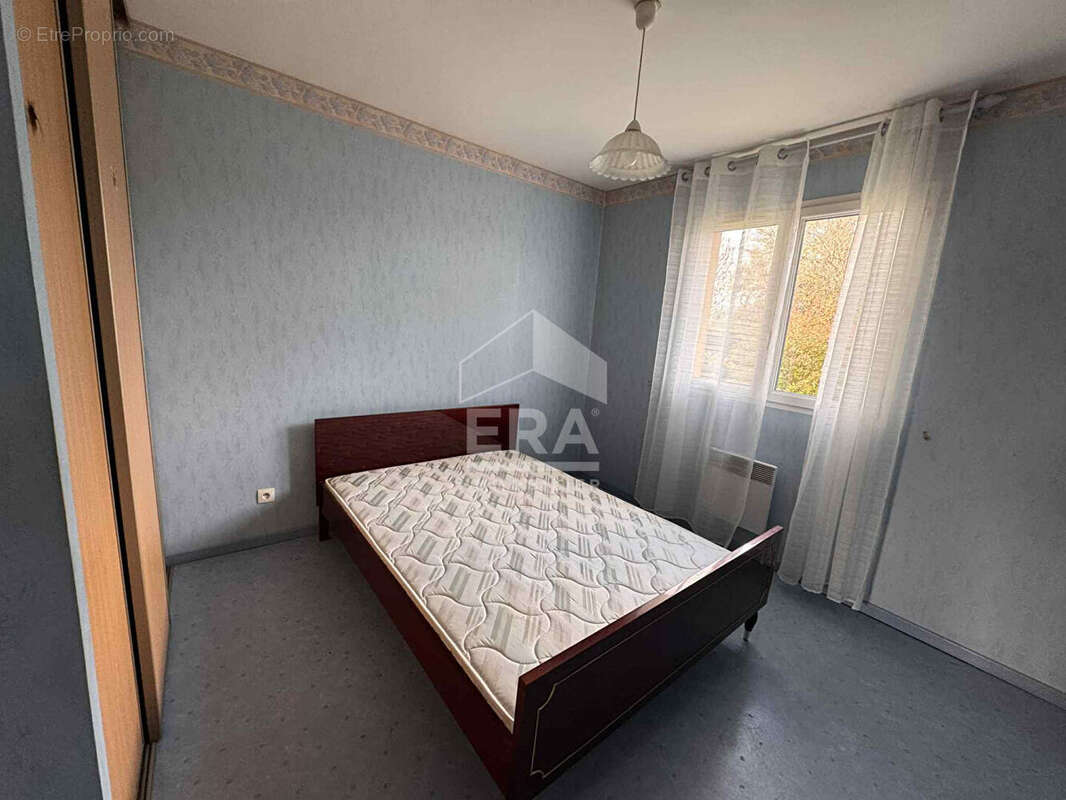 Maison à SAINT-CHRISTOLY-DE-BLAYE