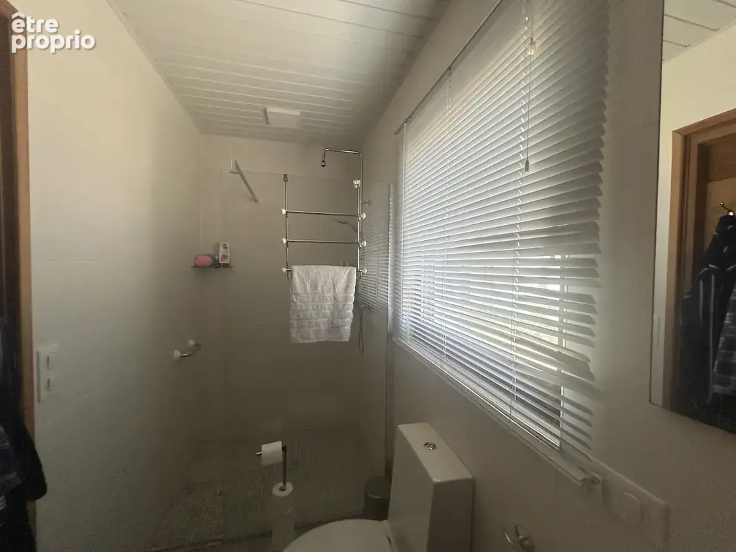Maison d'architect avec étang, piscine, dépendances au calme. - photo 31