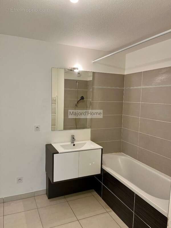 Appartement à CASTELNAU-LE-LEZ