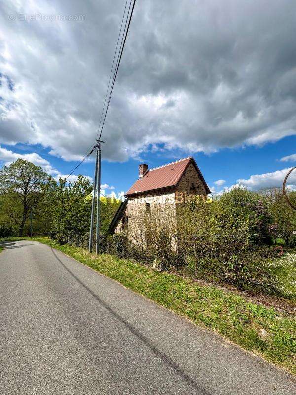 Maison à CHATELUS-MALVALEIX