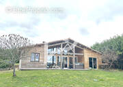 Maison à LA CHAPELLE-AUBAREIL