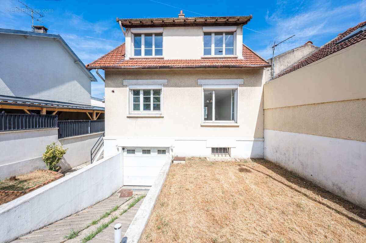 Maison à SARTROUVILLE