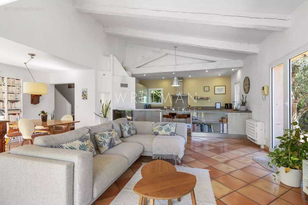 Jolie maison avec jardin et piscine - Valbonne - photo 7