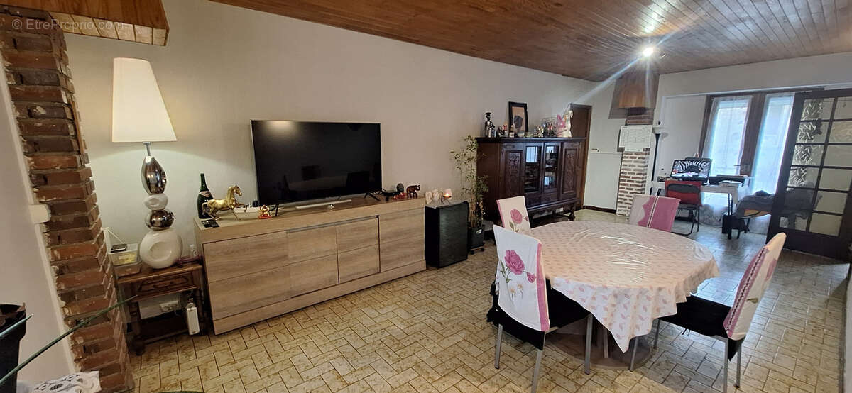 Maison laroche 2/3 chambres 95m2 environ,dependance 64m2,garage/grange 50m2,garage 39m2,et cave.terrain 544m2. - photo 6