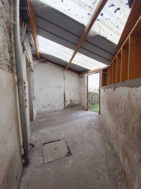 Maison à COUSOLRE