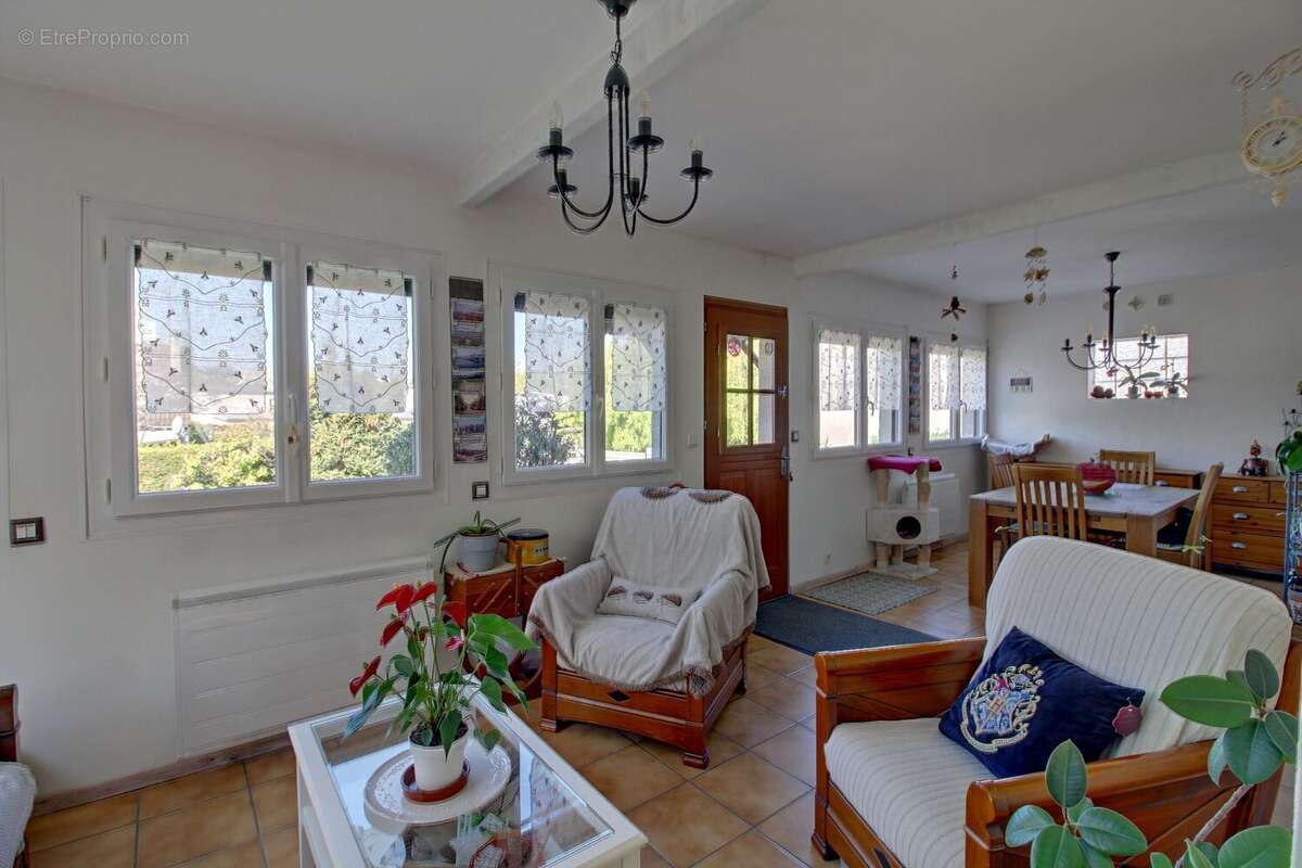 Maison à LES MUREAUX