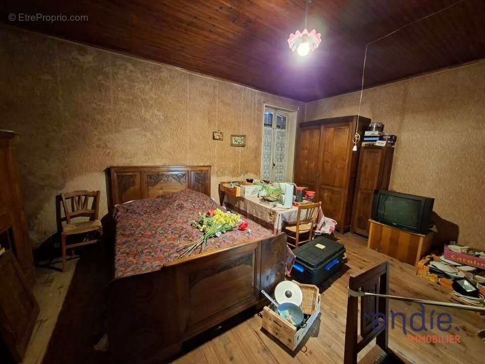 Maison à COLOMBIER