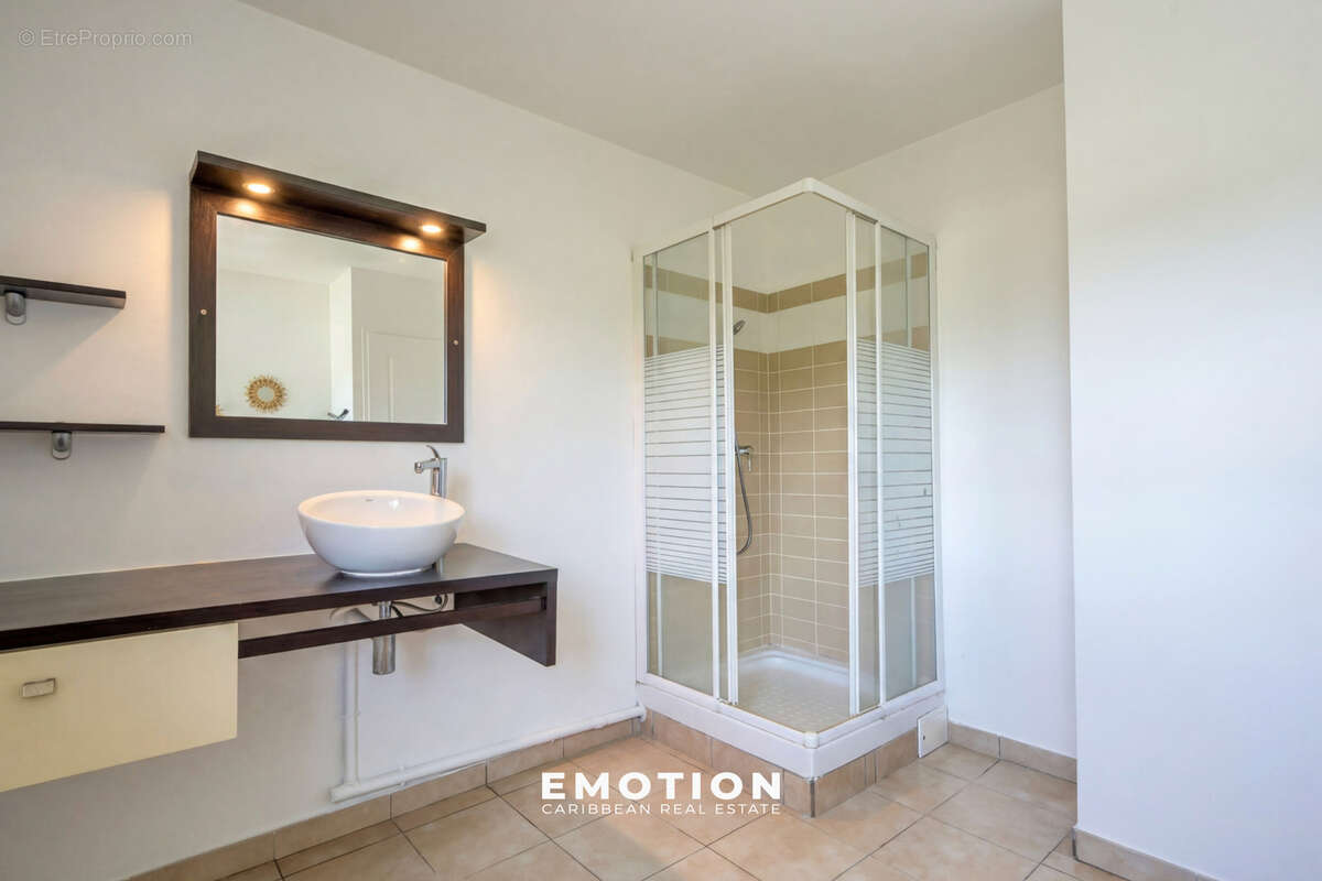 Appartement à PETIT-BOURG