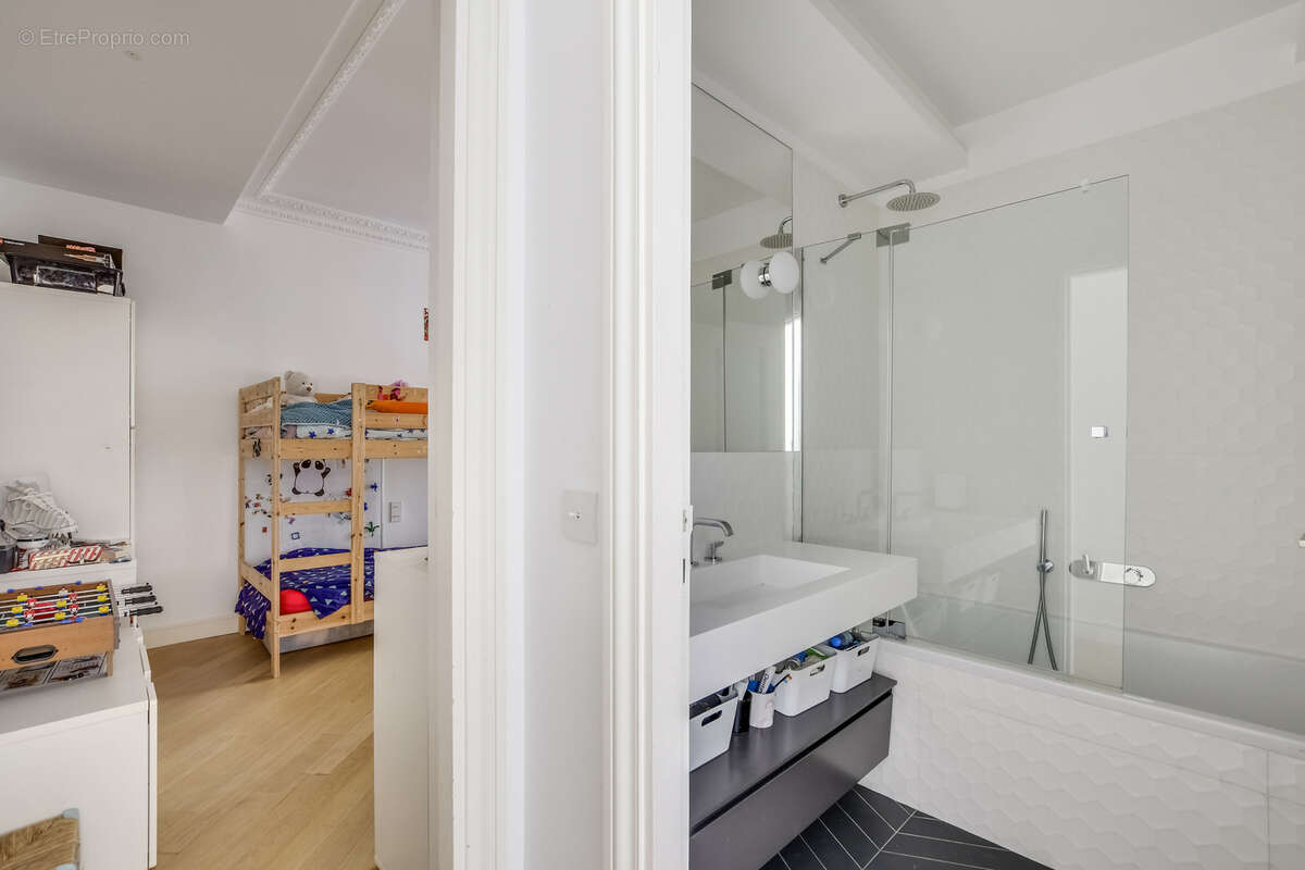 Appartement à PARIS-18E