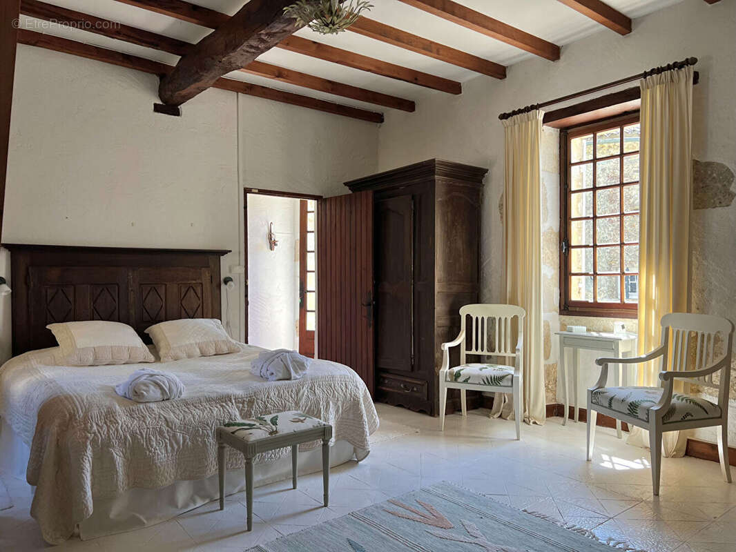 Maison à CASTILLON-LA-BATAILLE