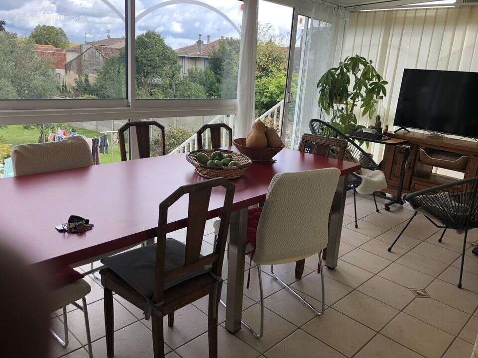  MAISON DE VILLE EN PIERRE 3 CHAMBRES GRAND TERRAIN 900 m2 - Maison à PAUILLAC