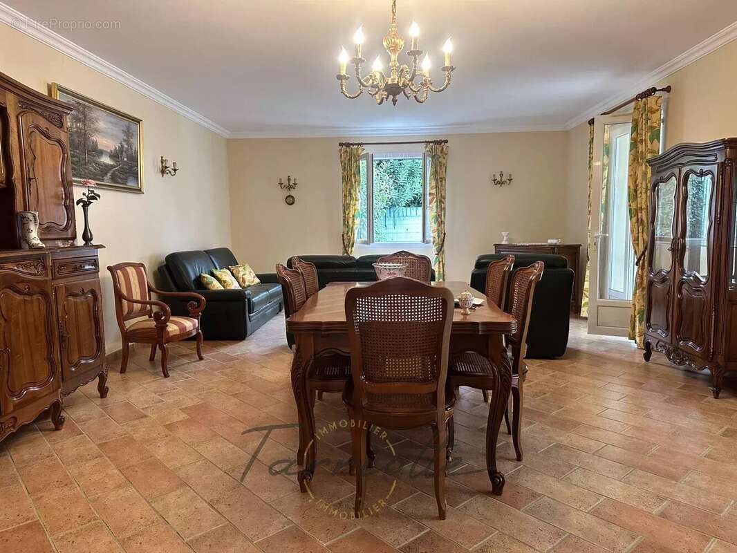 Maison à MONTELIMAR