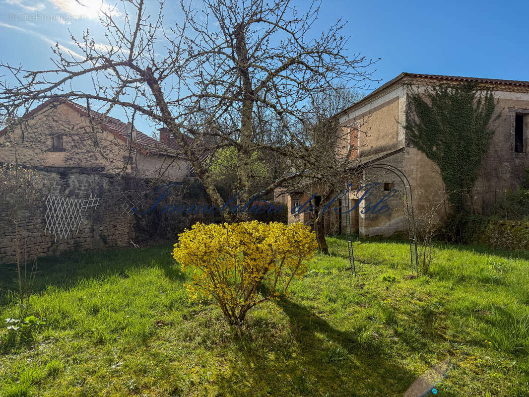 Appartement à CUBJAC