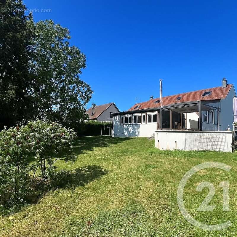 Maison à MONTMORT-LUCY