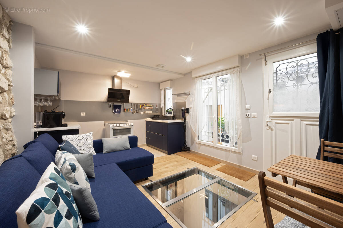 Appartement à PARIS-16E