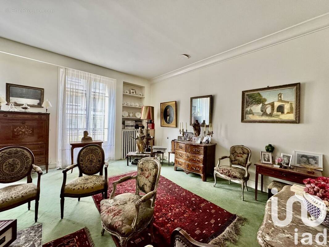 Photo 1 - Appartement à PARIS-16E