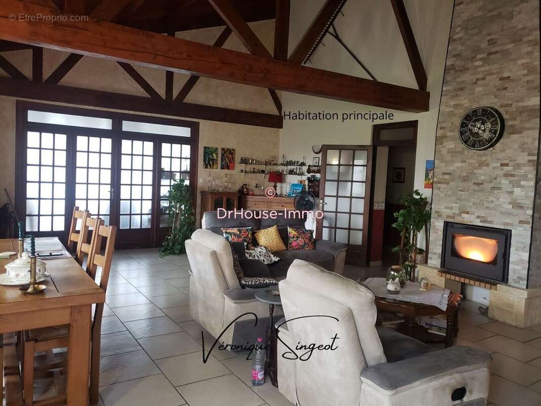 Maison à PUY-DE-SERRE