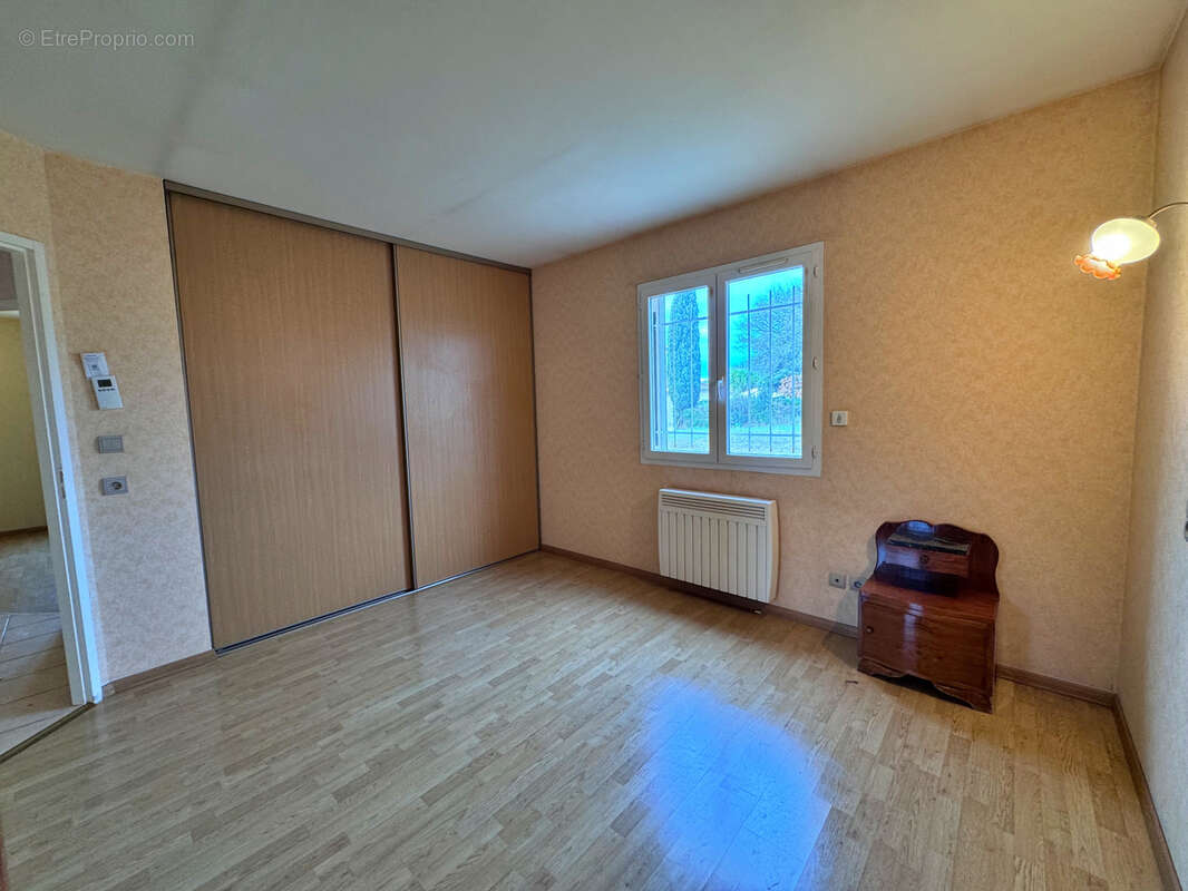 Maison à MONTBOUCHER-SUR-JABRON