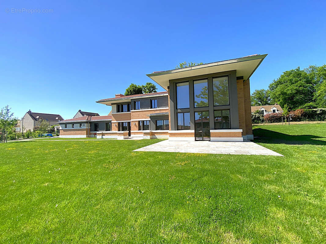 Maison à MAGNY-LE-HONGRE