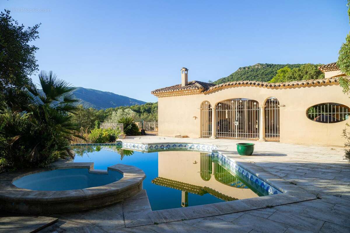 Photo 3 - Maison à LA MOLE