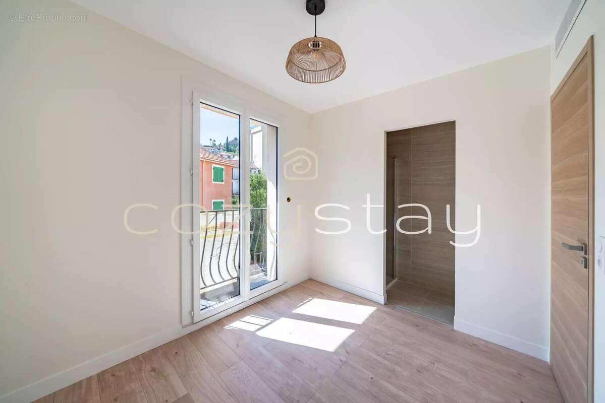 Appartement à MANDELIEU-LA-NAPOULE