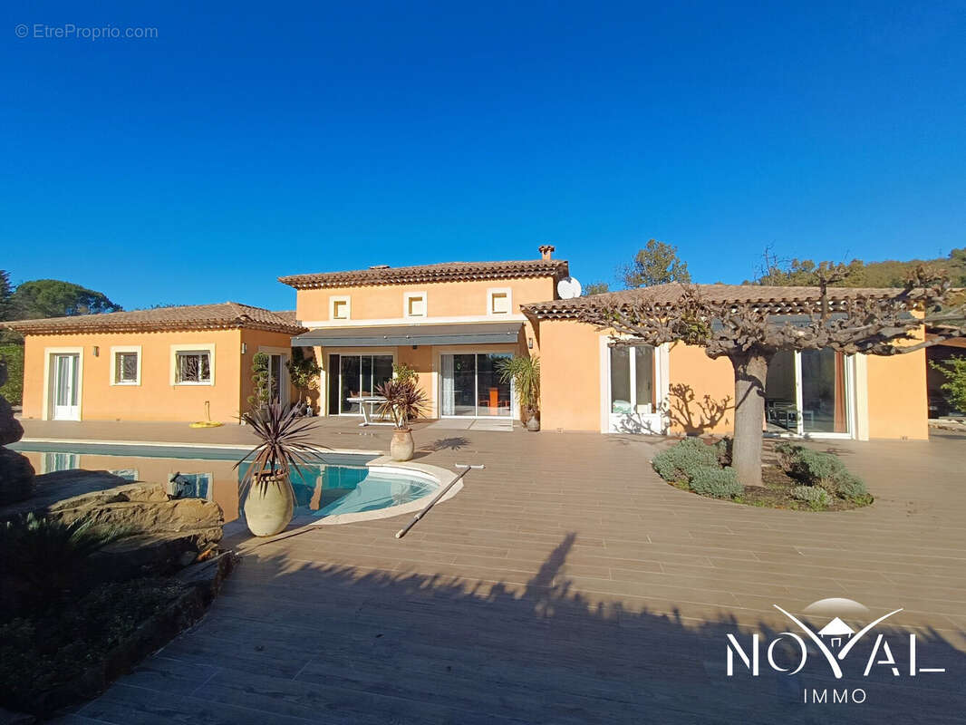 Maison à SAINT-CEZAIRE-SUR-SIAGNE