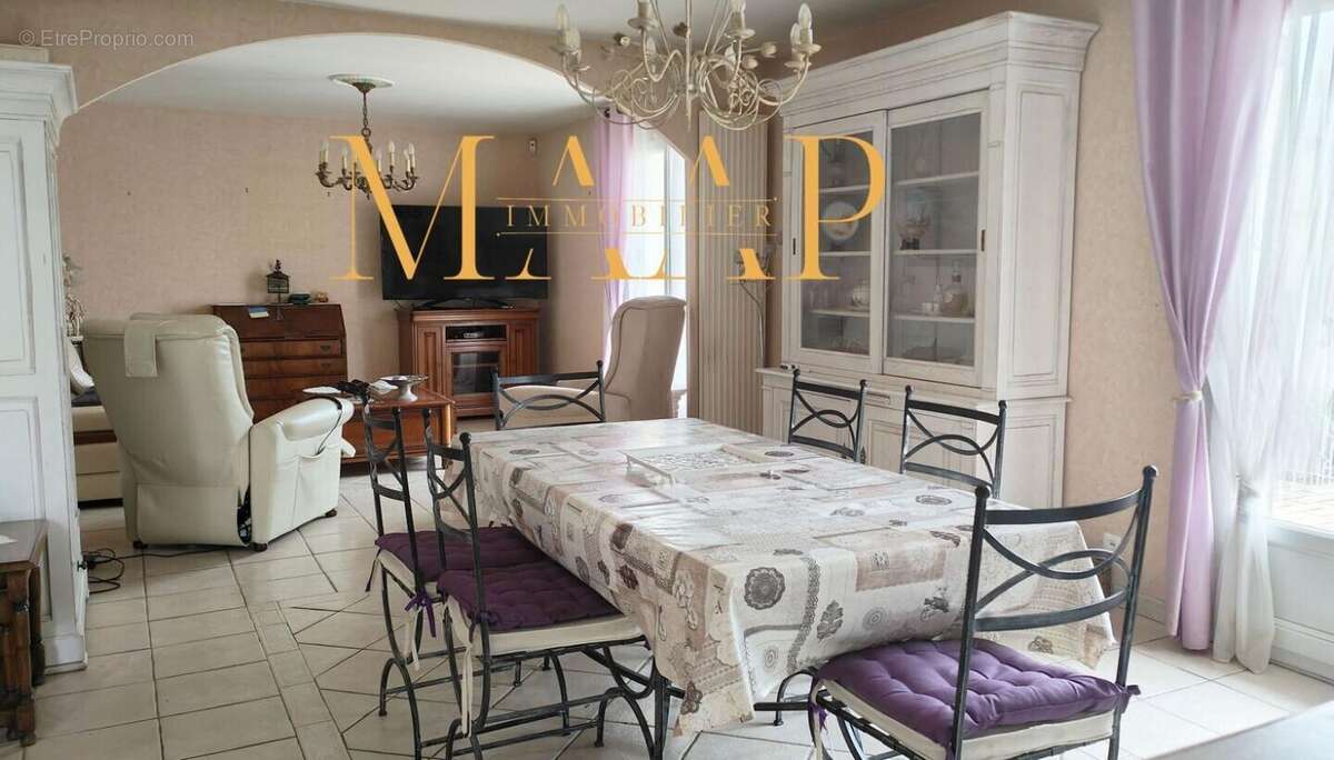 Maison à ABLIS