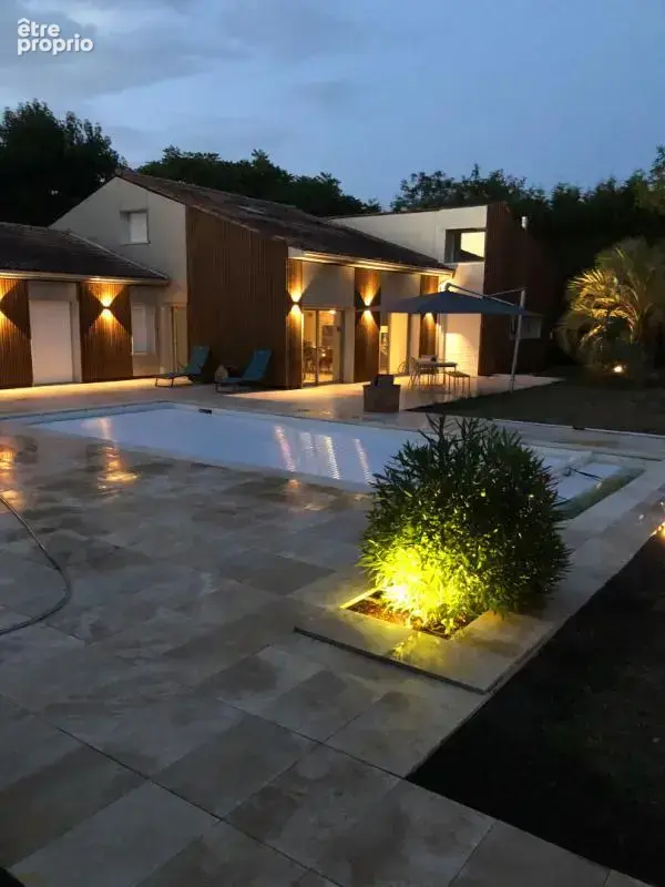 Villa d'architecte de 233 m2 avec piscine et jardin paysagé à Villenave d'Ornon - photo 10