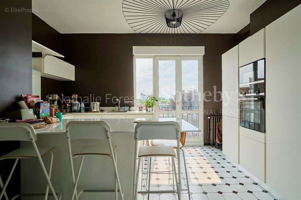Croisé Laroche – Appartement de caractère rénové avec soin, beaux volumes et prestations contemporai - photo 5