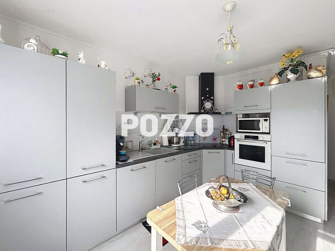 Appartement à DONVILLE-LES-BAINS