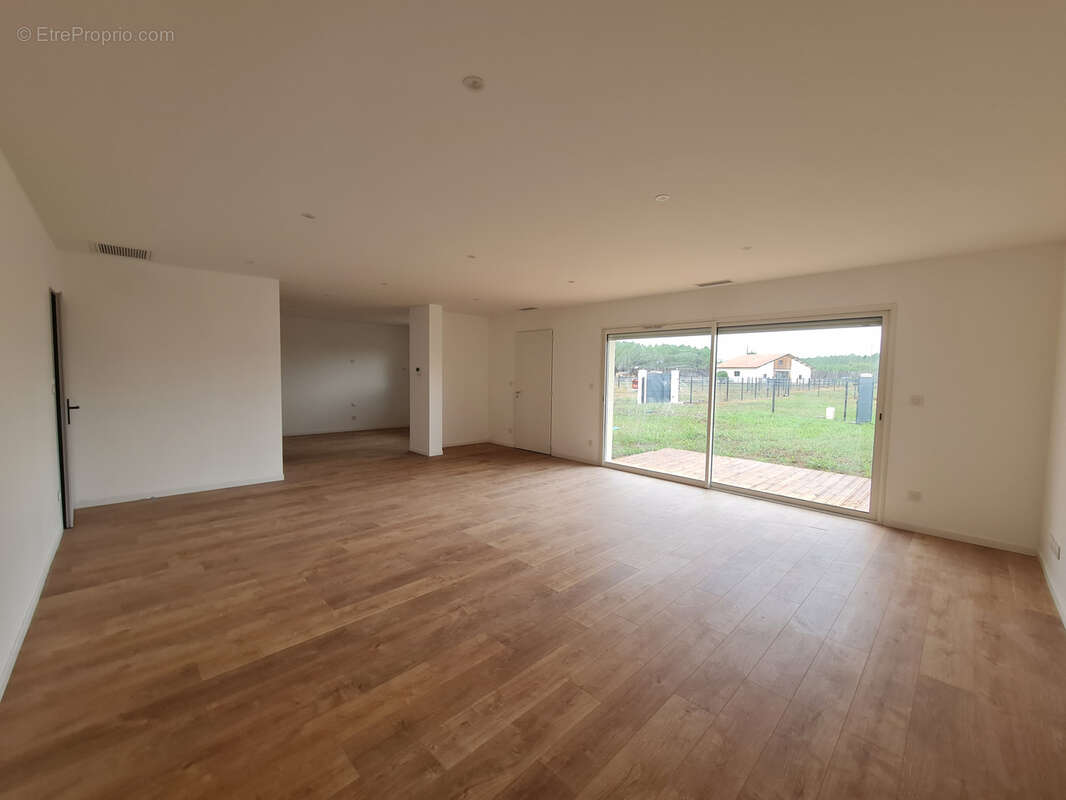 Maison à SAUGNACQ-ET-MURET