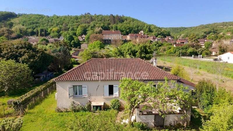 Maison 108m², 4 pièces, 3 chambres, Garage, beau jardin arboré et ensoleillé, équipement neuf, Allas-les-mines - photo 2