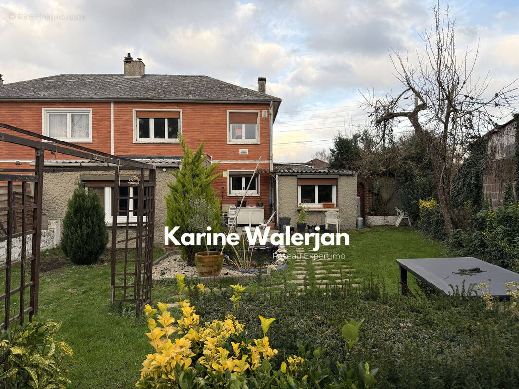 Maison à COURRIERES