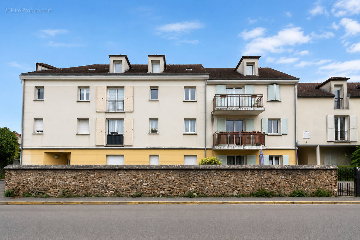 Appartement à MANDRES-LES-ROSES