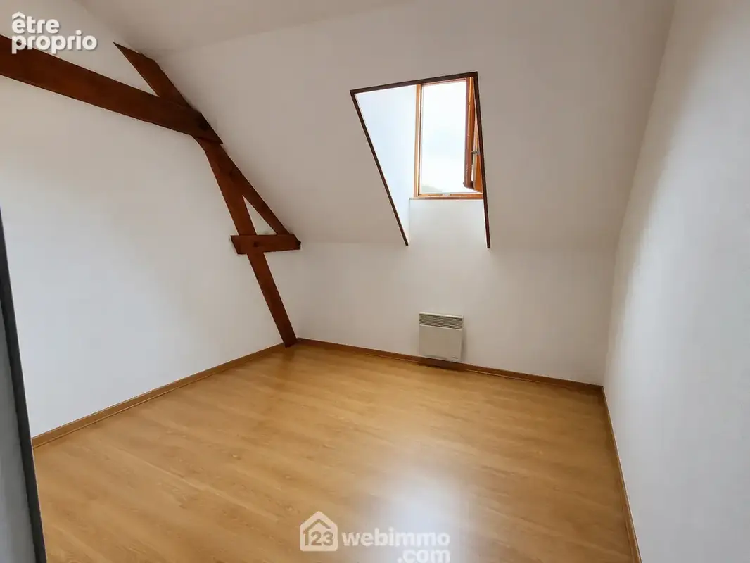Un bureau de 7 m² pouvant faire office de deuxième chambre