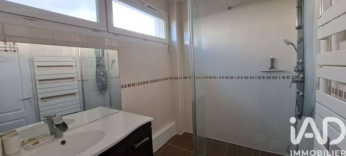 Photo 9 - Appartement à SAINT-ETIENNE-DU-ROUVRAY