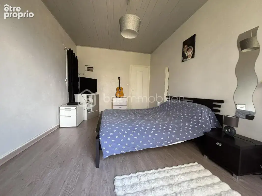 À découvrir sur la commune de Sainte-Hélène-du-Lac, entre Grenoble, Albertville et Chambéry une maison de 272m² F7 - photo 8