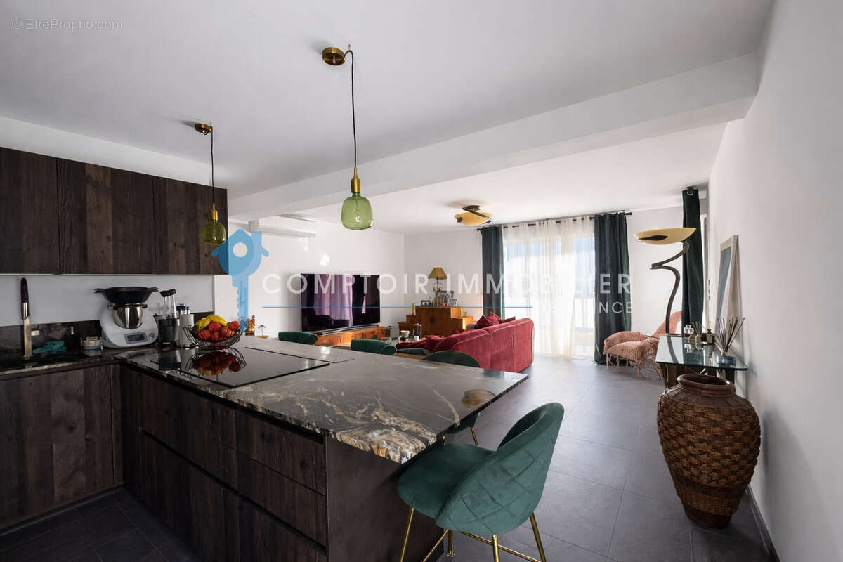 Appartement à CARRY-LE-ROUET