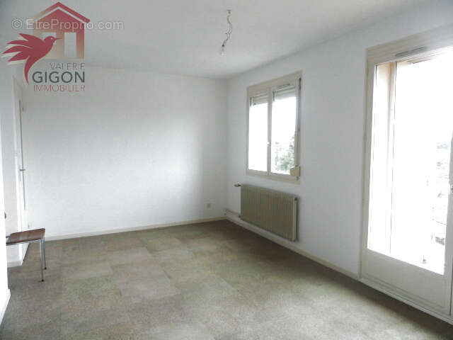 BEL APPARTEMENT F4/5 donnant sur balcon avec vue panoramique - photo 2