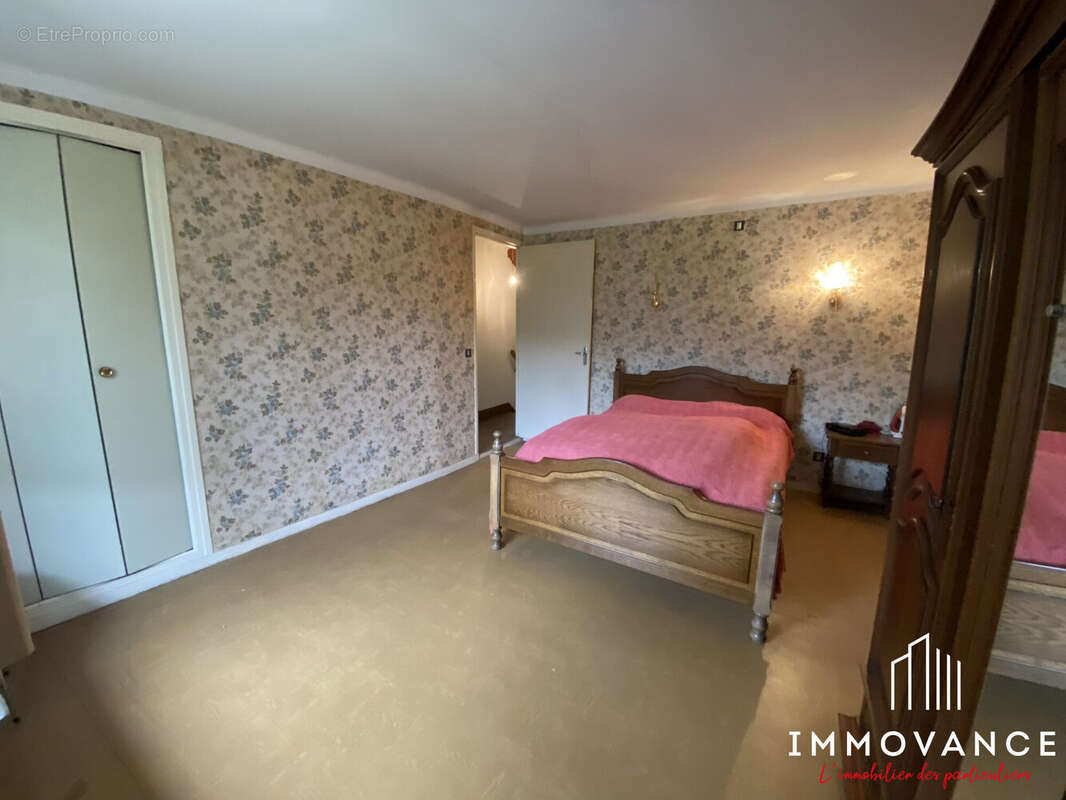 Maison à SAINT-JEAN-DU-BRUEL