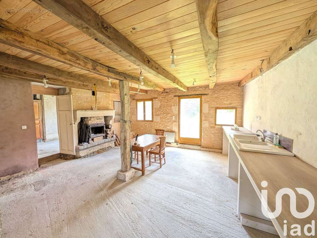 Photo 2 - Maison à LEIGNES-SUR-FONTAINE