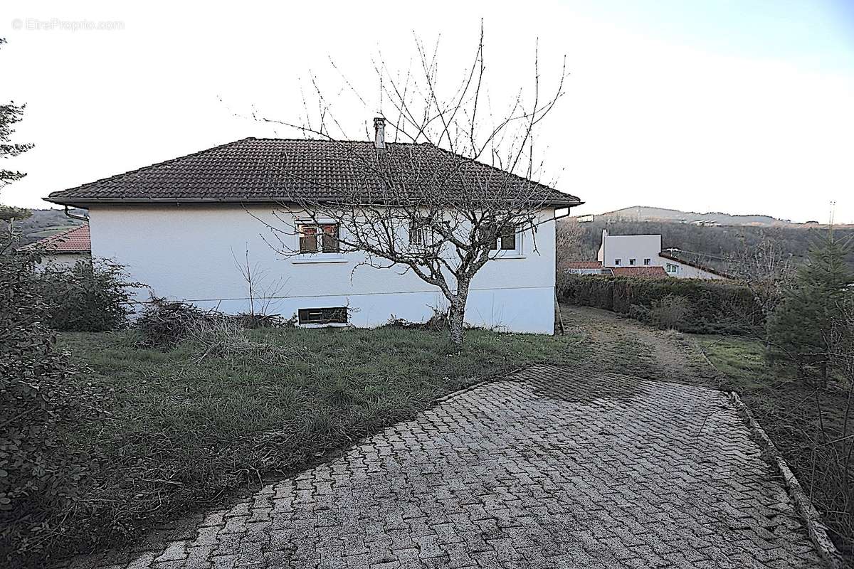 Maison sur 1200m2 de terrain - photo 2