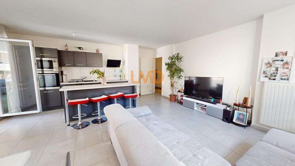 Appartement à MARSEILLE-4E